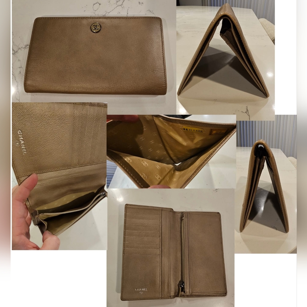 CHANEL Beige Leather Wallet